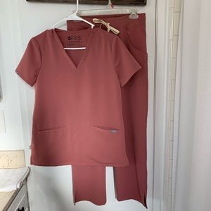 Figs Mauve scrub set XSP